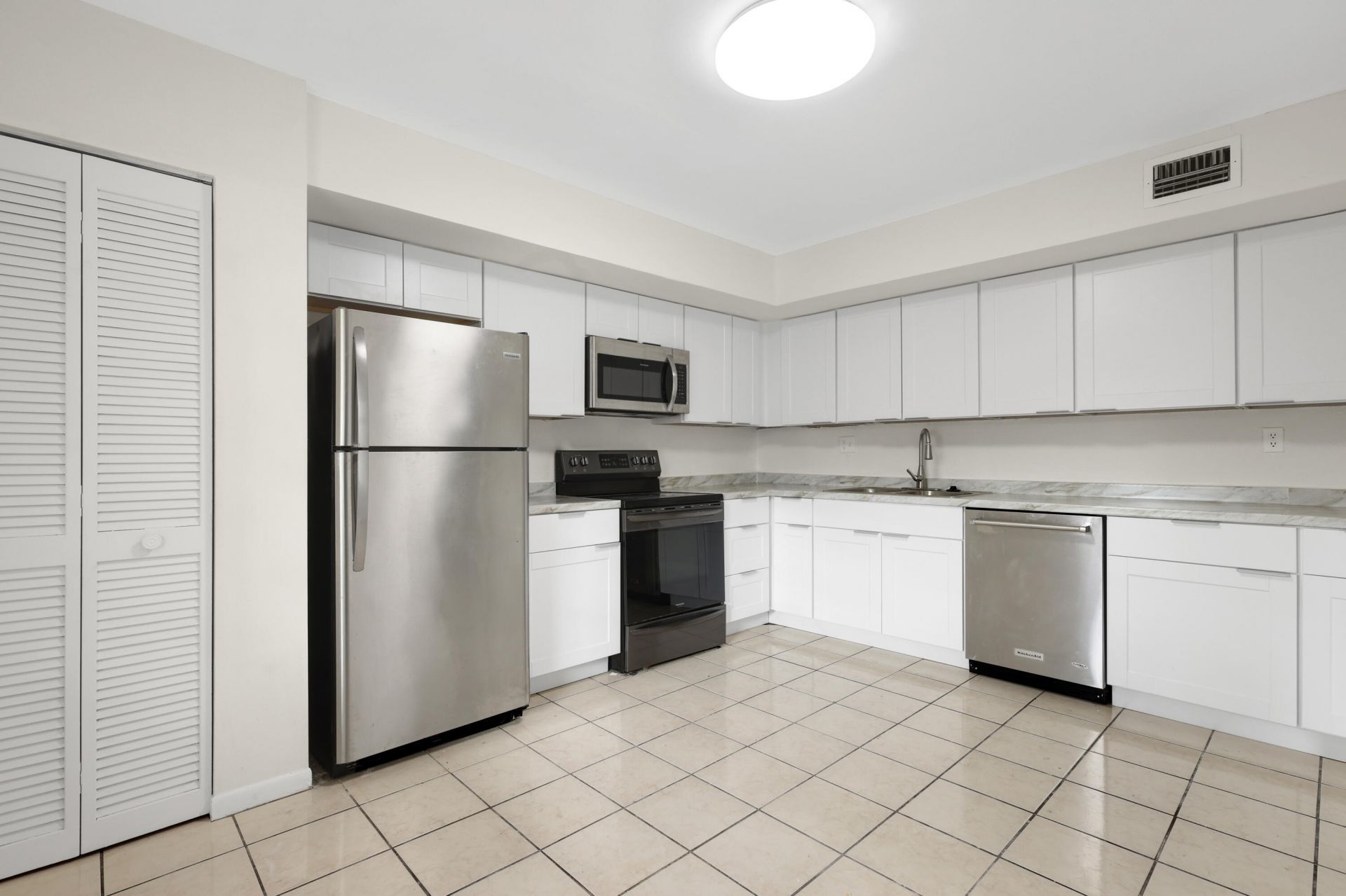 3940 Inverrary Boulevard, Unit 404-A, Lauderhill, FL 33319 Photo