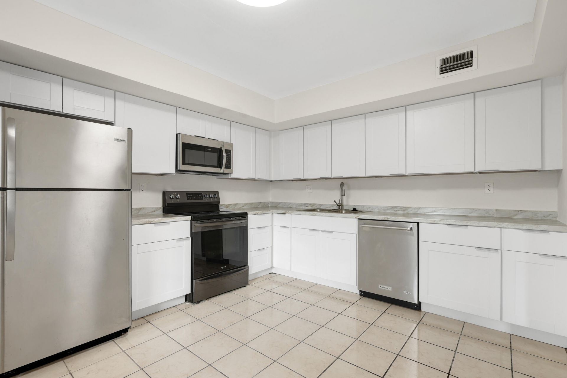 3940 Inverrary Boulevard, Unit 404-A, Lauderhill, FL 33319 Photo