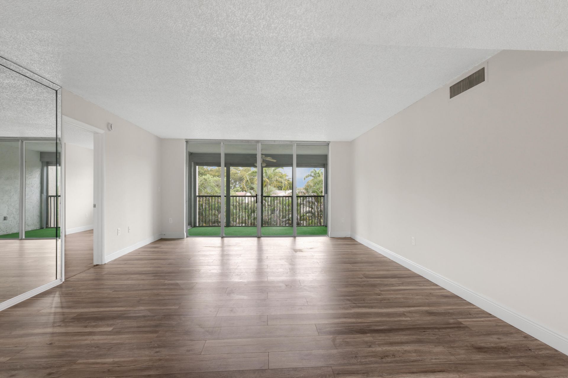 3940 Inverrary Boulevard, Unit 404-A, Lauderhill, FL 33319 Photo