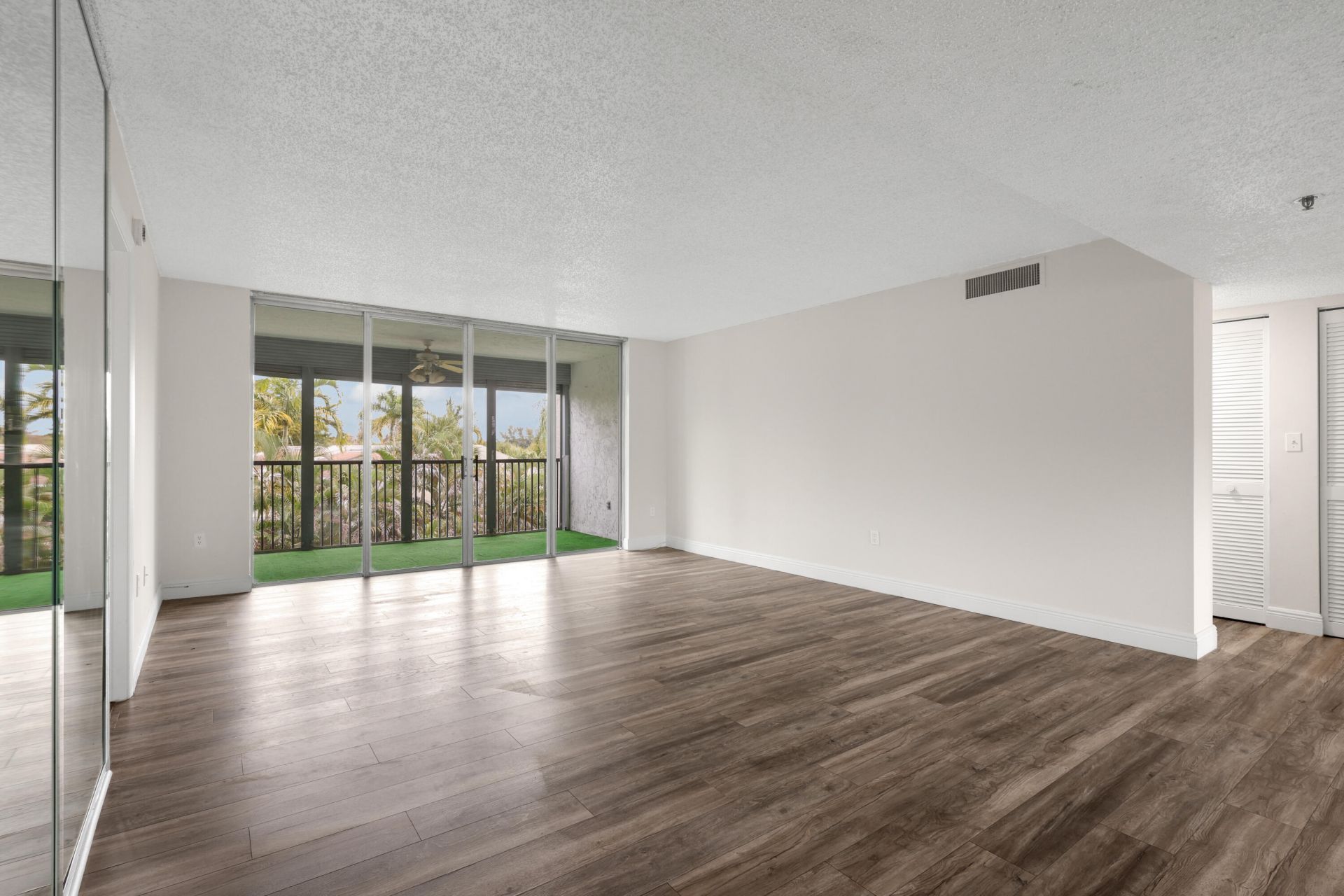 3940 Inverrary Boulevard, Unit 404-A, Lauderhill, FL 33319 Photo