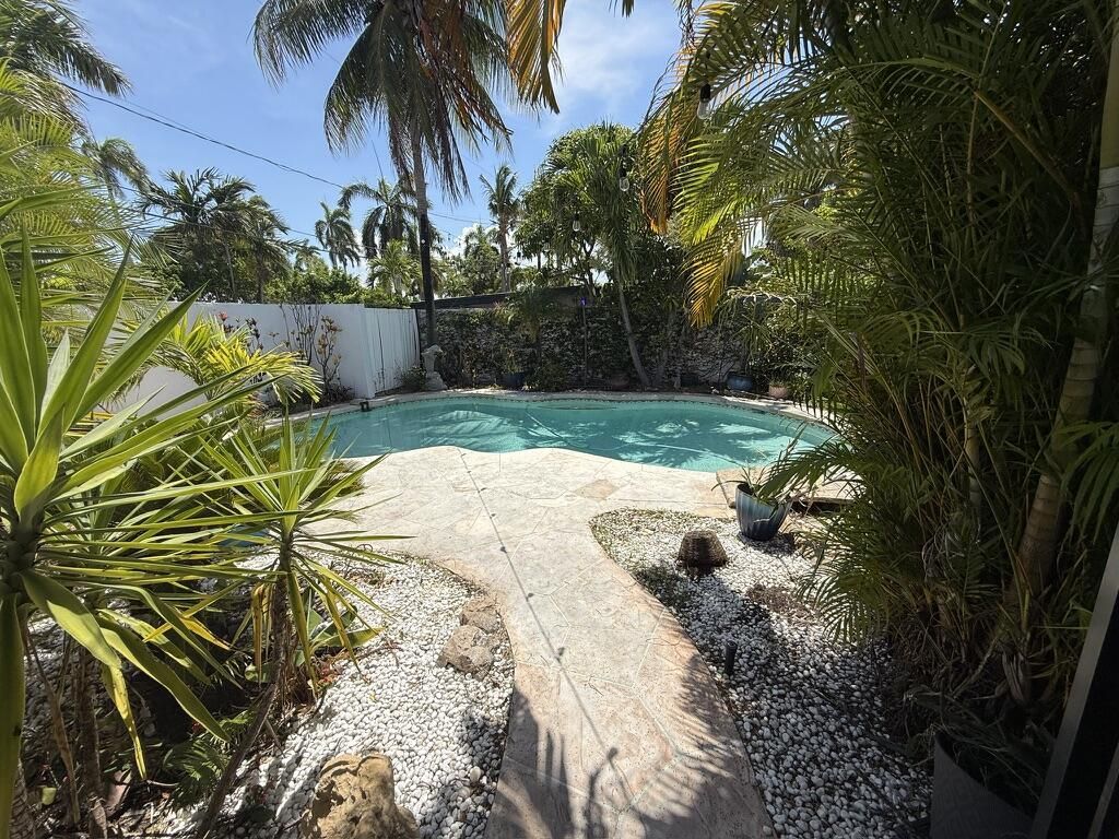11 Sunset Lane, Lauderdale by the Sea, FL 33062 Photo