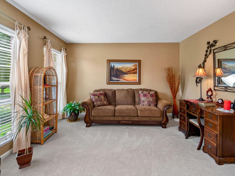 6243 Castle Oak Drive, Florence, KY 41042 Photo 2