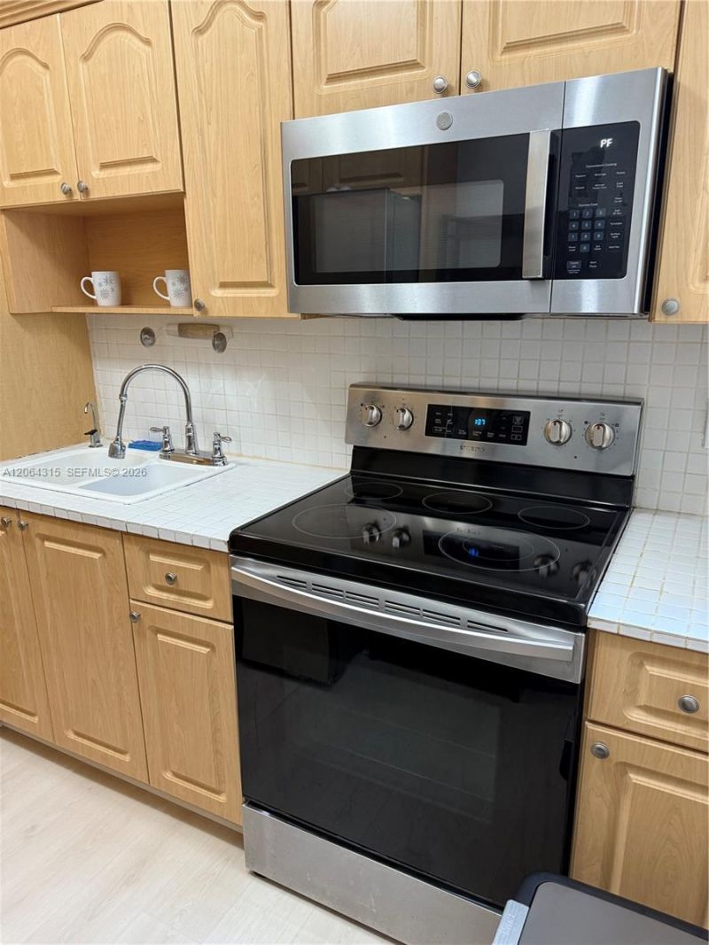 3660 SW 10th St, Unit 7A, Miami, FL 33135 Photo