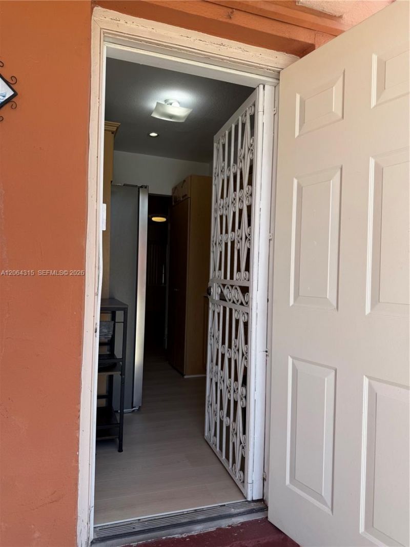 3660 SW 10th St, Unit 7A, Miami, FL 33135 Photo