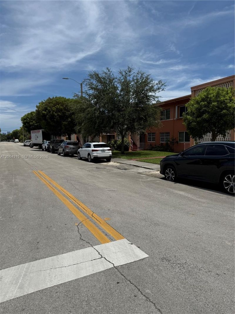 3660 SW 10th St, Unit 7A, Miami, FL 33135 Photo