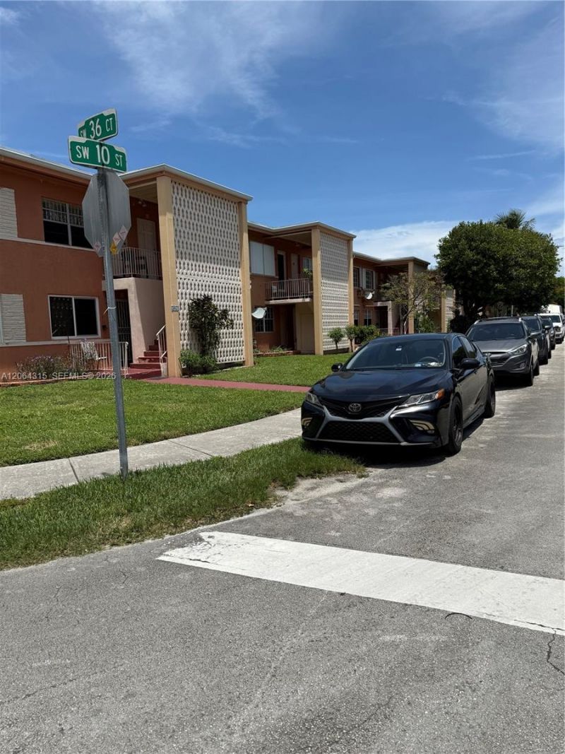3660 SW 10th St, Unit 7A, Miami, FL 33135 Photo
