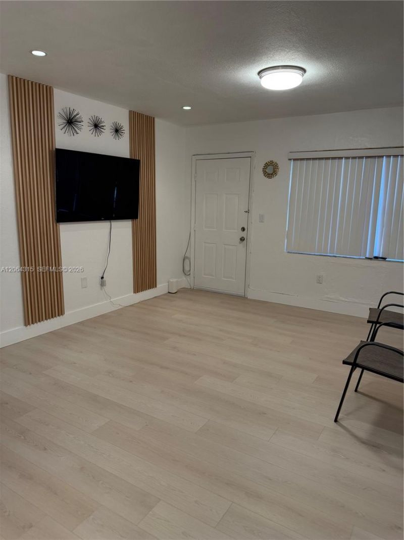 3660 SW 10th St, Unit 7A, Miami, FL 33135 Photo