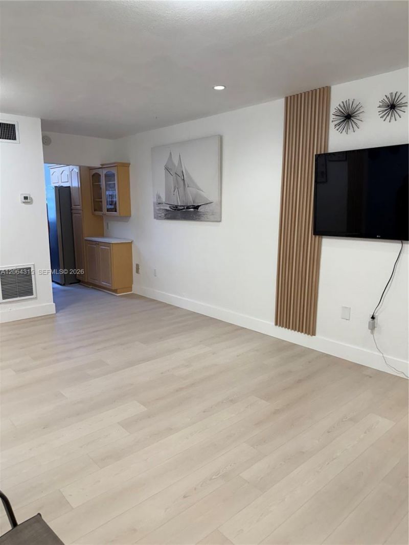 3660 SW 10th St, Unit 7A, Miami, FL 33135 Photo