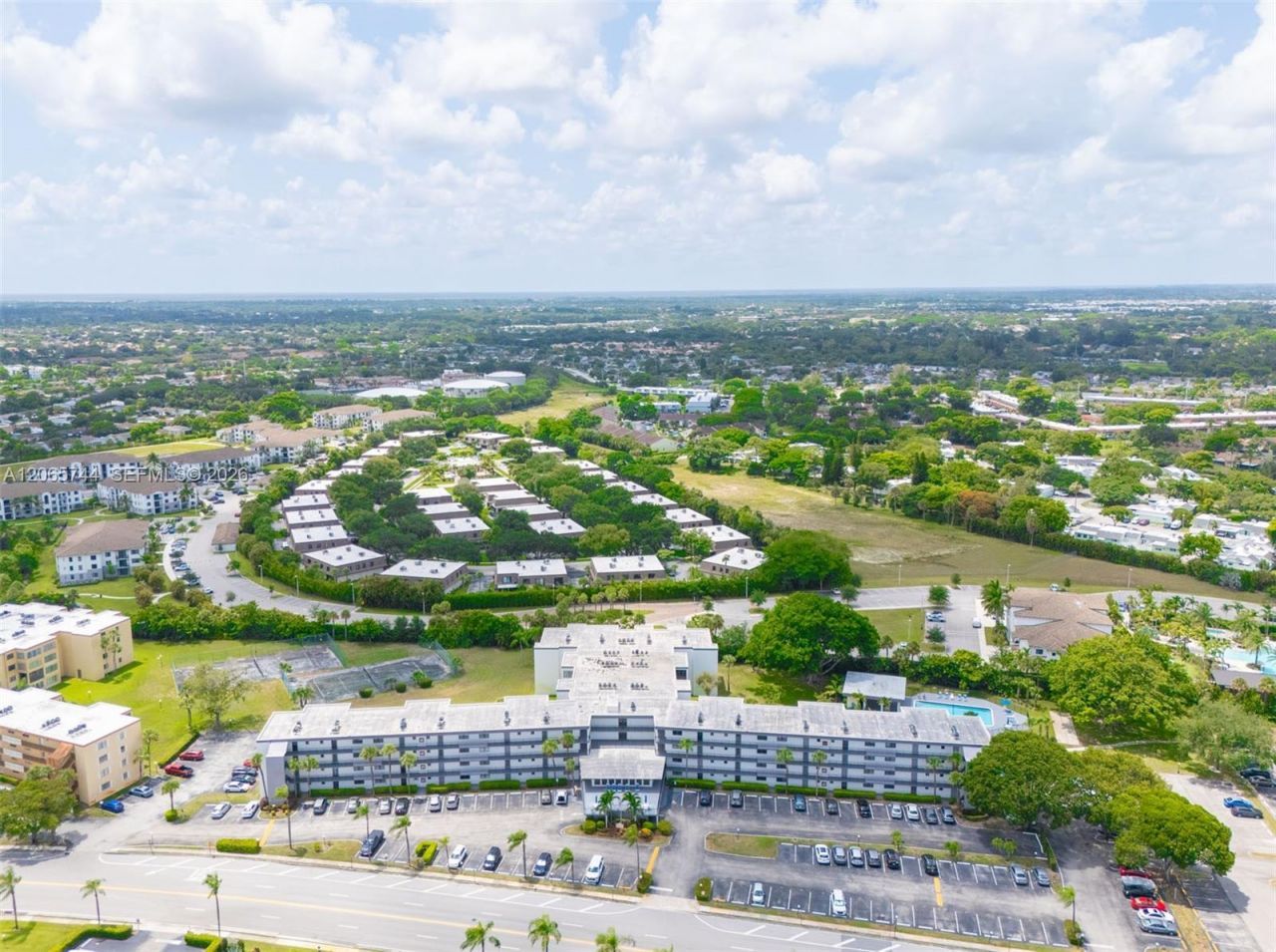 9233 SW 8th St , Unit 208, Boca Raton, FL 33428 Photo