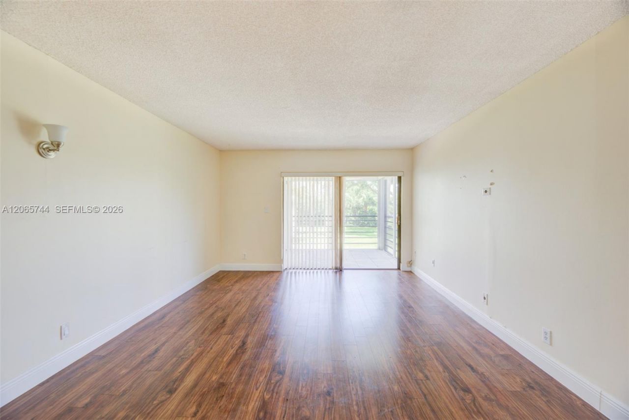 9233 SW 8th St , Unit 208, Boca Raton, FL 33428 Photo