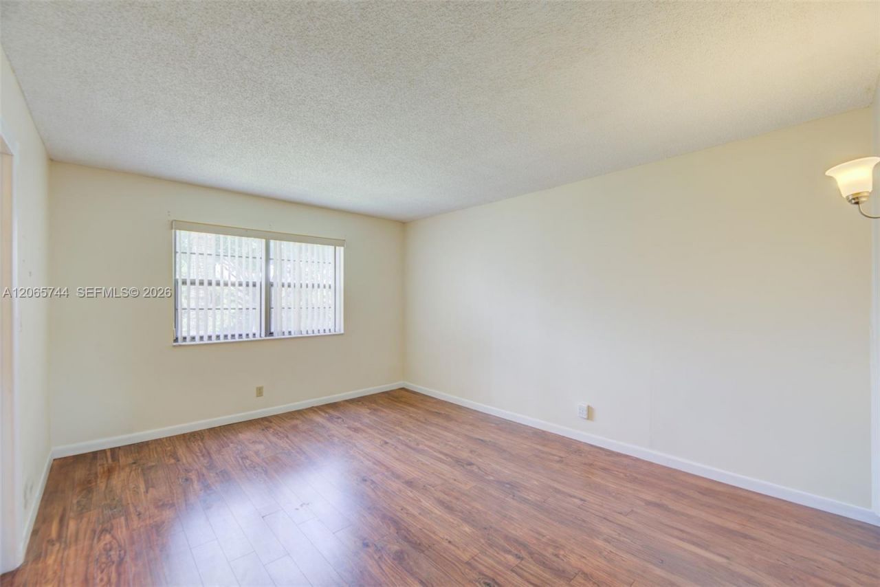 9233 SW 8th St , Unit 208, Boca Raton, FL 33428 Photo