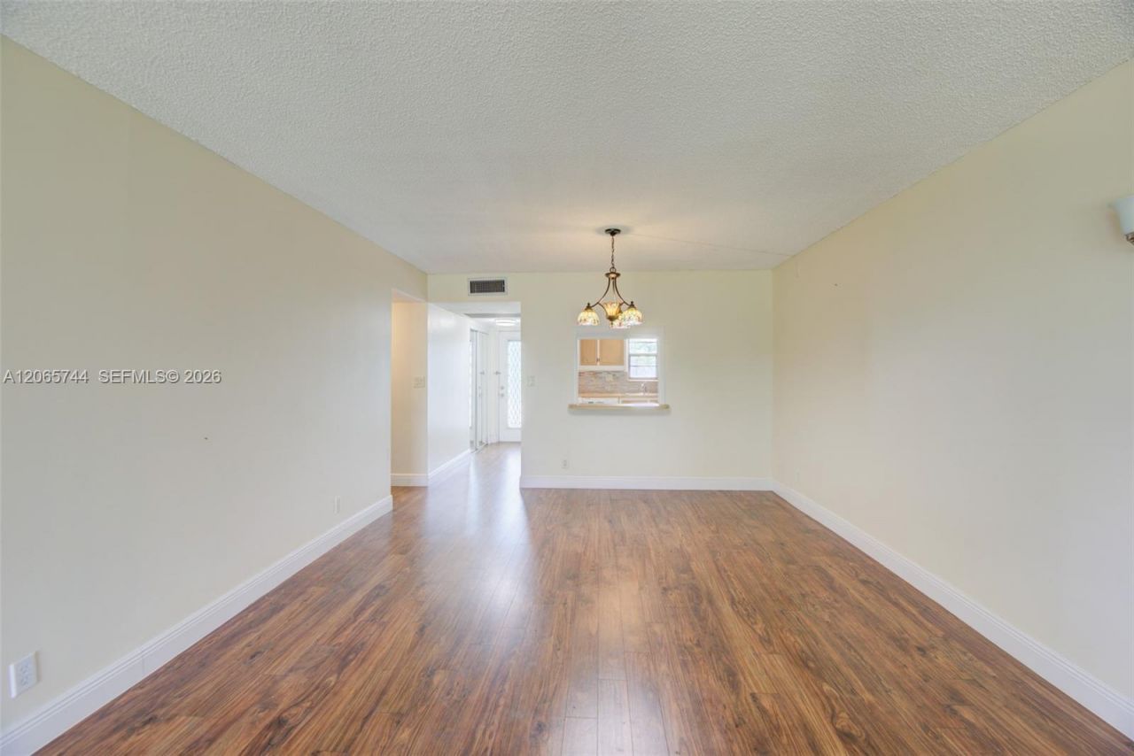 9233 SW 8th St , Unit 208, Boca Raton, FL 33428 Photo