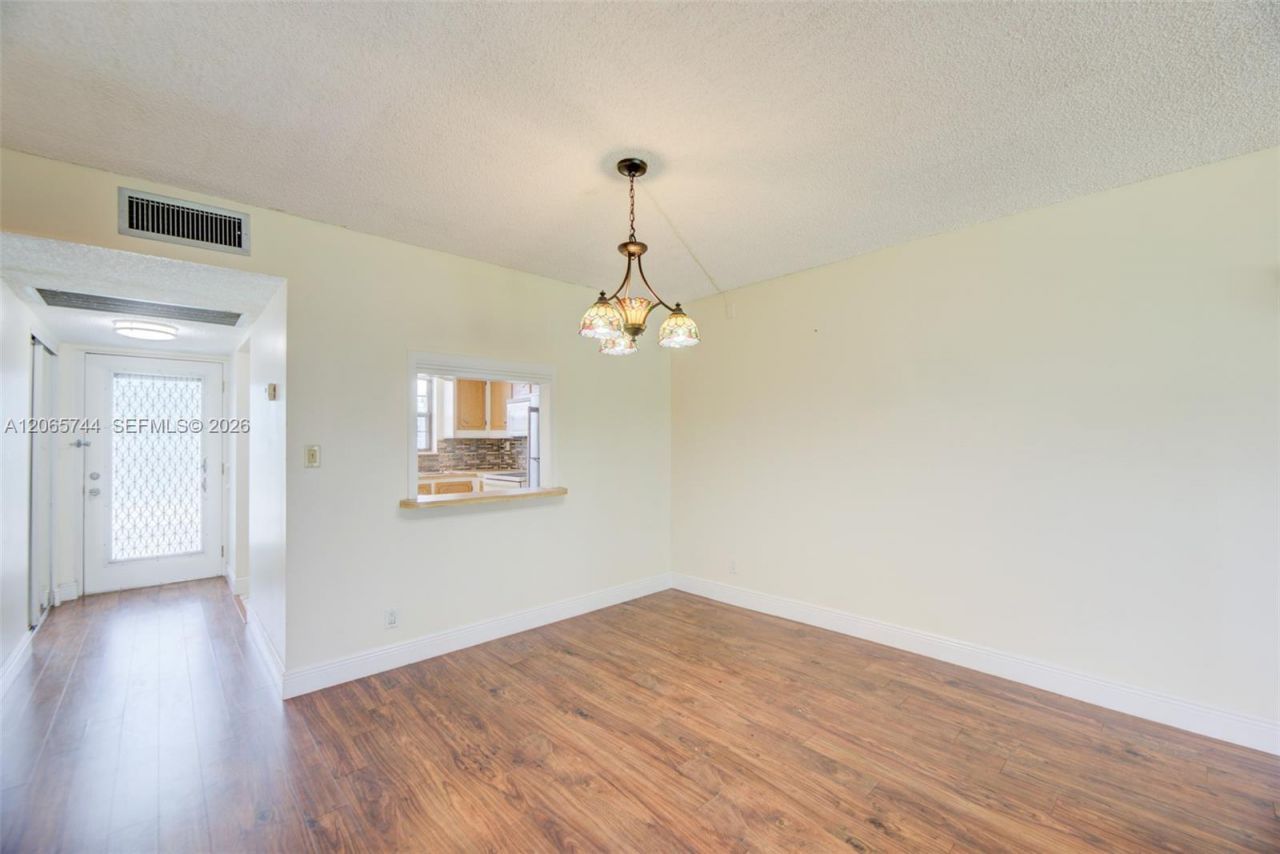 9233 SW 8th St , Unit 208, Boca Raton, FL 33428 Photo