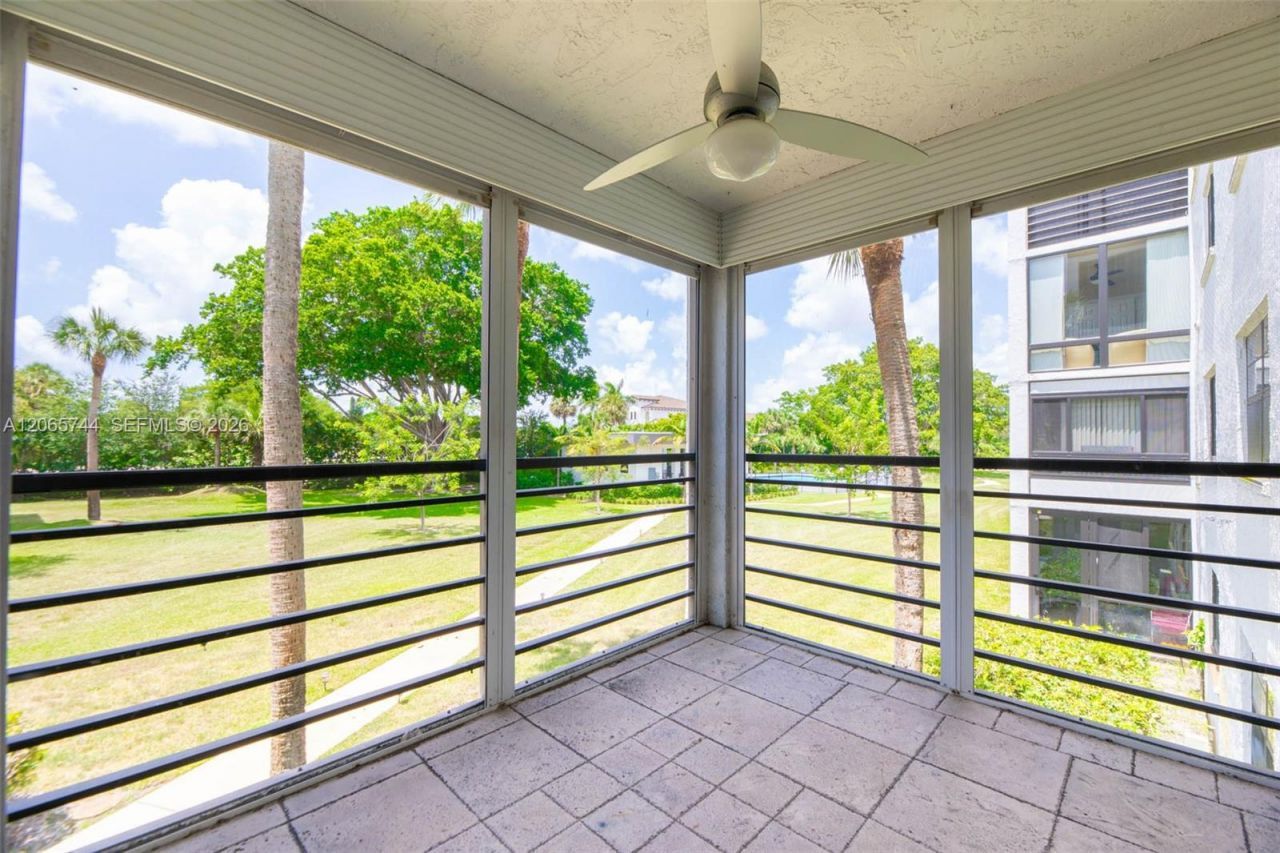 9233 SW 8th St , Unit 208, Boca Raton, FL 33428 Photo