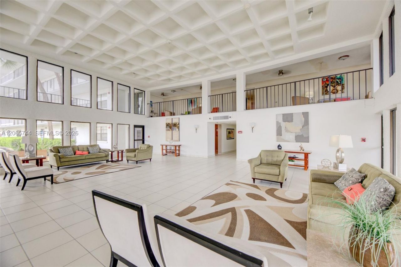 9233 SW 8th St , Unit 208, Boca Raton, FL 33428 Photo
