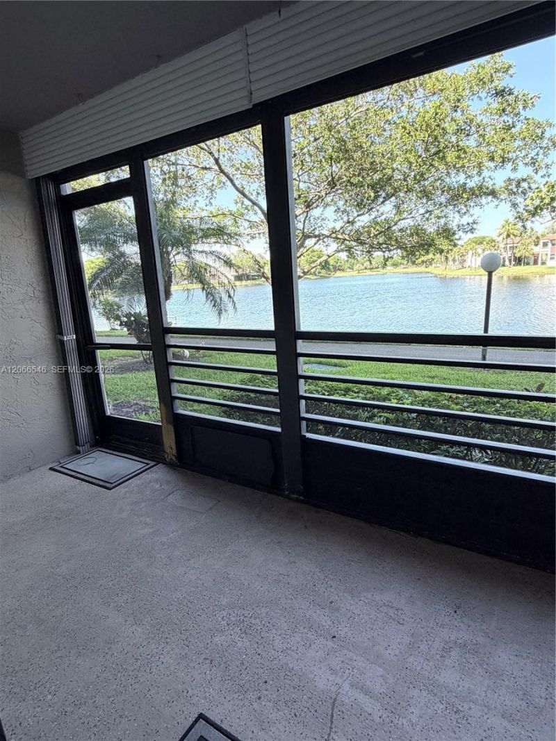 901 Colony Point Cir , Unit 111, Pembroke Pines, FL 33026 Photo