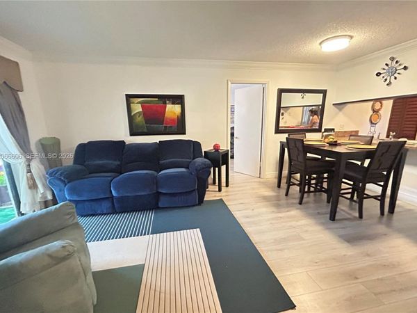 9702 Hammocks Blvd , Unit 203, Miami, FL 33196