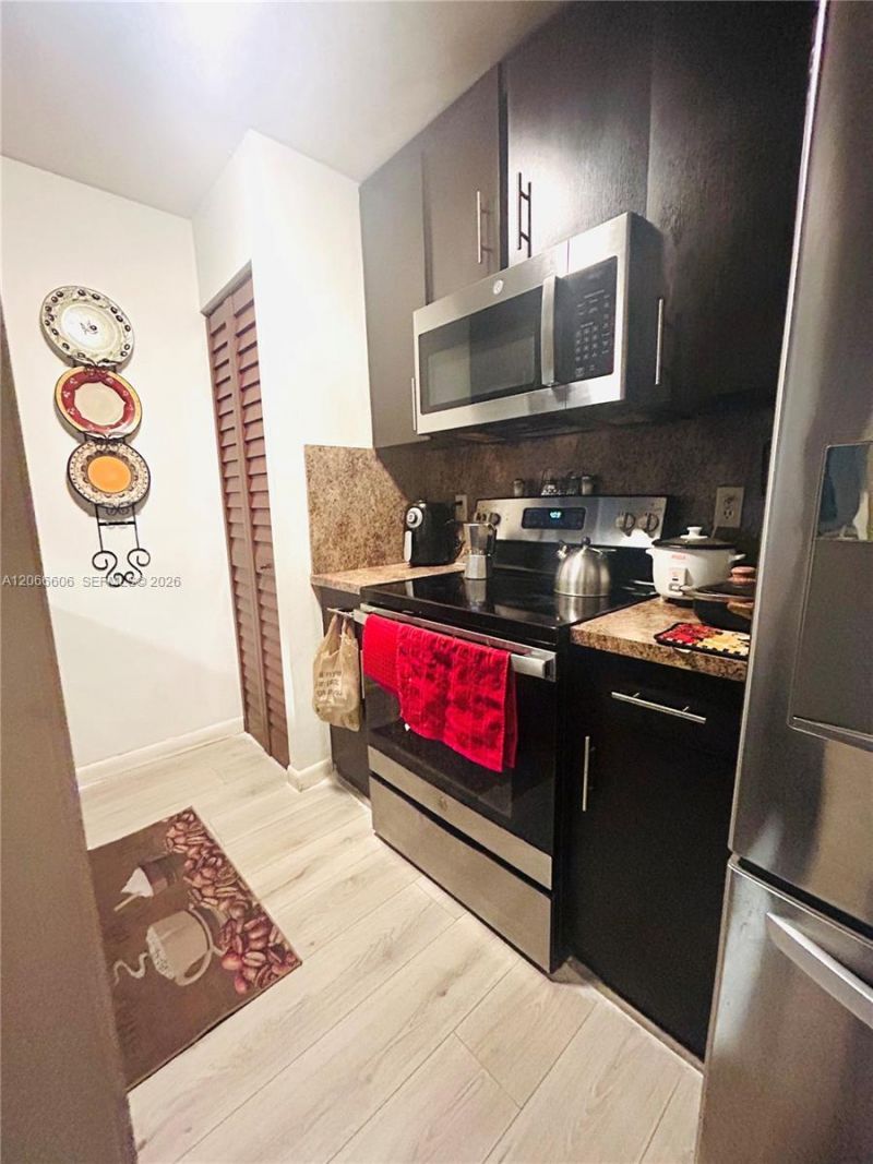 9702 Hammocks Blvd , Unit 203, Miami, FL 33196 Photo