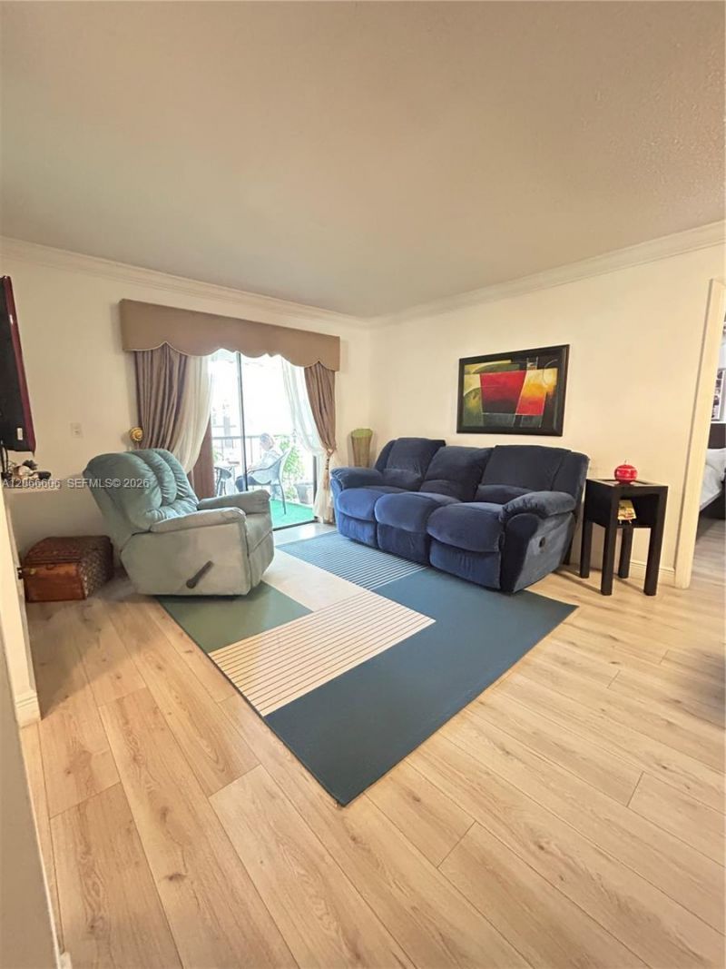 9702 Hammocks Blvd, Unit 203, Miami, FL 33196 Photo