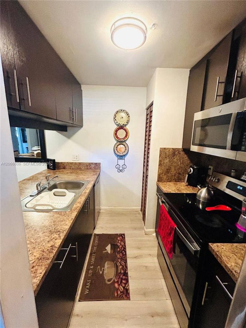 9702 Hammocks Blvd, Unit 203, Miami, FL 33196 Photo