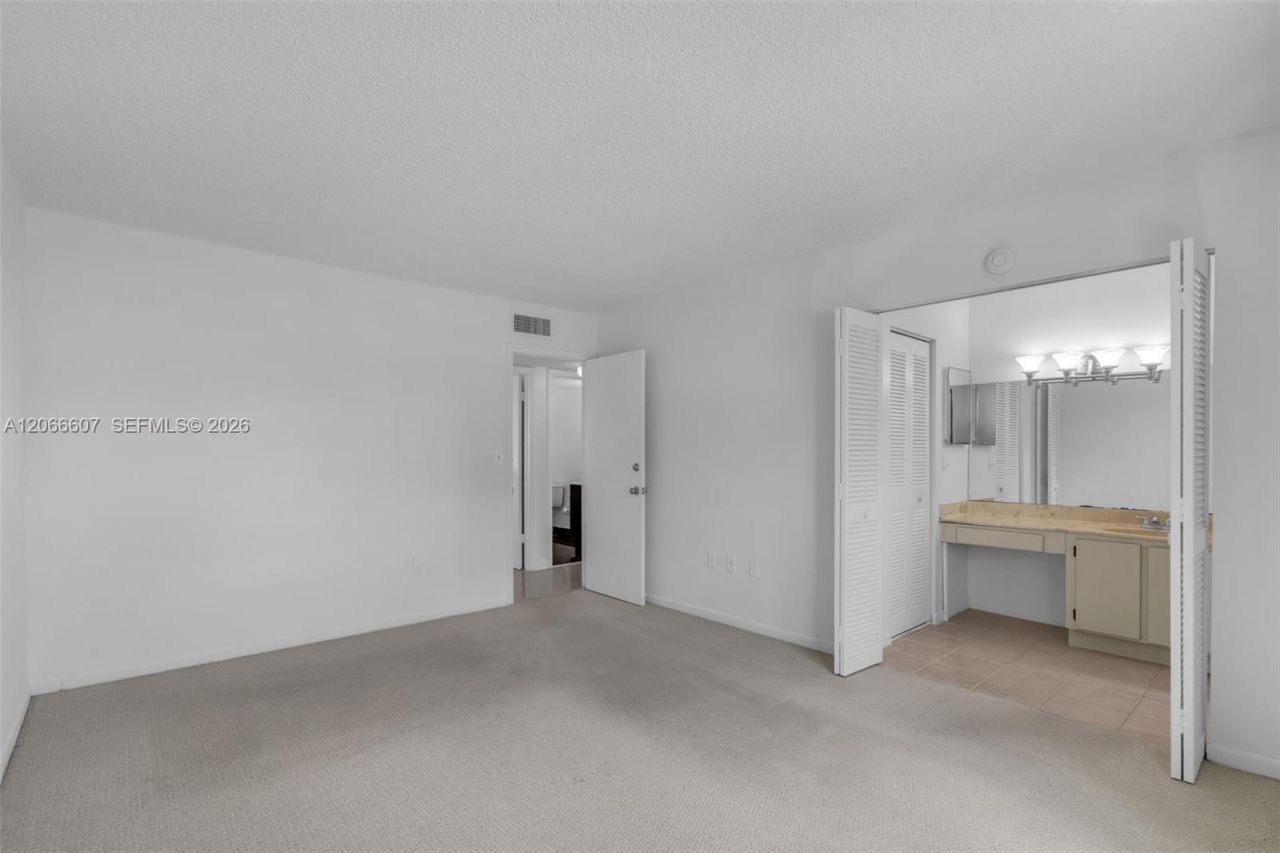 860 NW 106th Ave , Unit 3B3-5, Miami, FL 33172 Photo