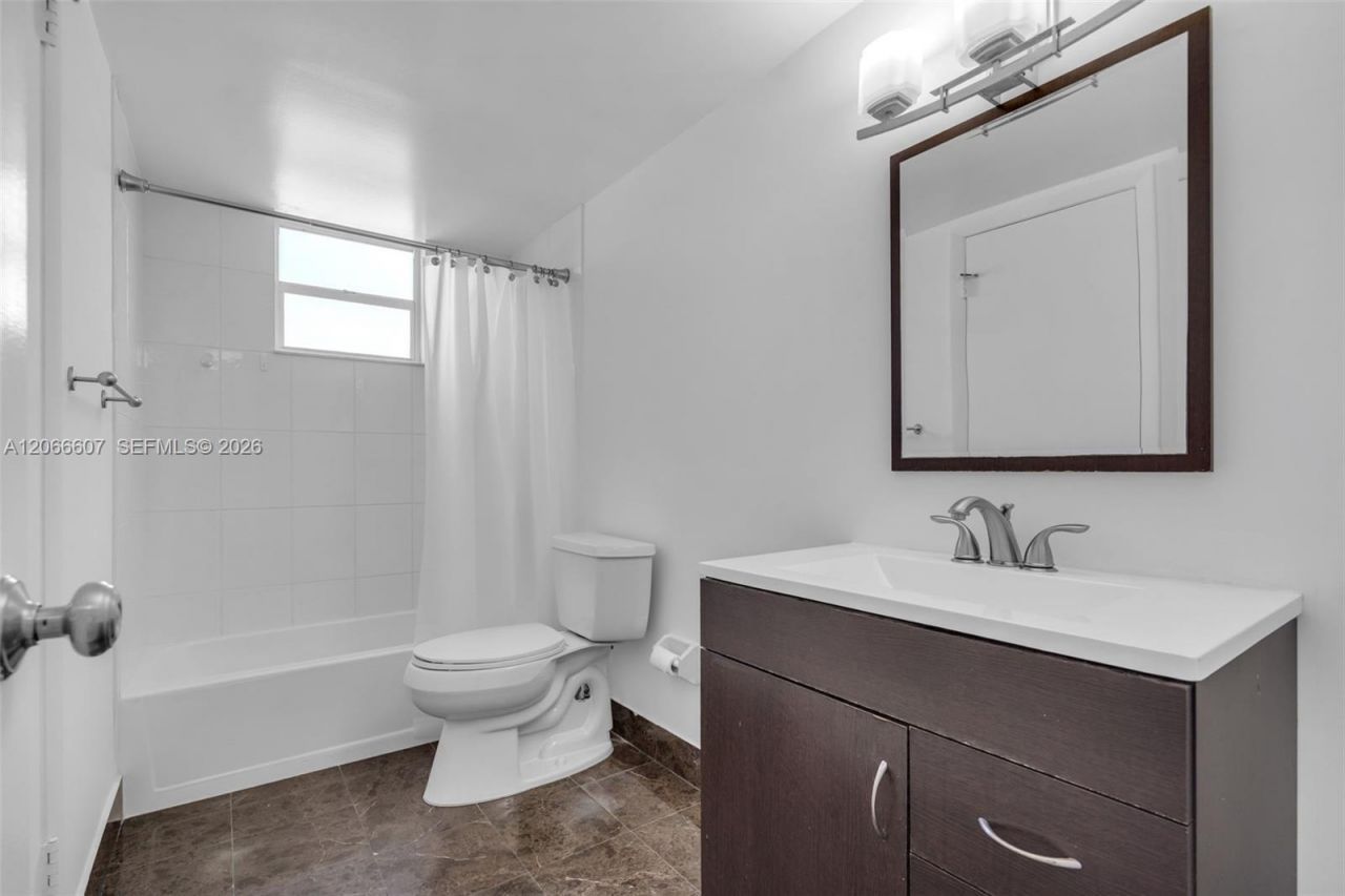 860 NW 106th Ave , Unit 3B3-5, Miami, FL 33172 Photo