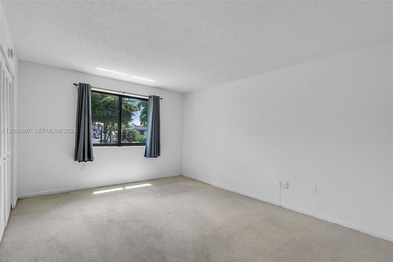 860 NW 106th Ave , Unit 3B3-5, Miami, FL 33172 Photo