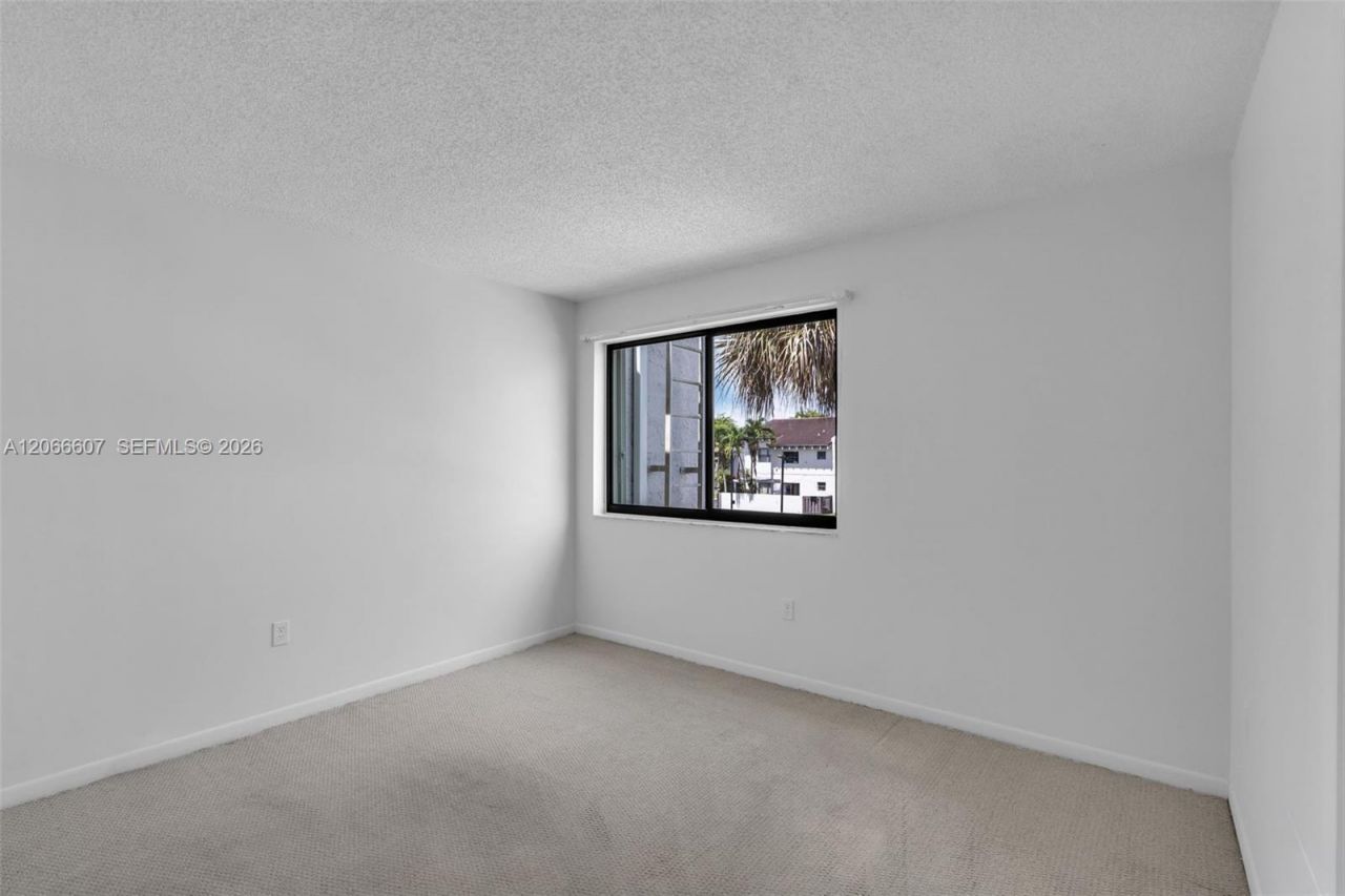 860 NW 106th Ave , Unit 3B3-5, Miami, FL 33172 Photo