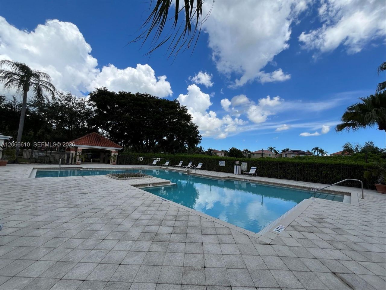 3360 N Pinewalk Dr N , Unit 1324, Margate, FL 33063 Photo