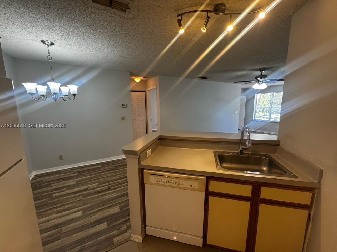 3360 N Pinewalk Dr N , Unit 1324, Margate, FL 33063 Photo