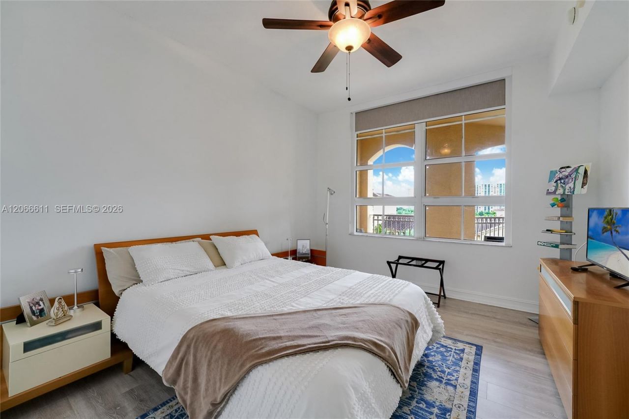 3001 NE 185th St , Unit 612, Aventura, FL 33180 Photo