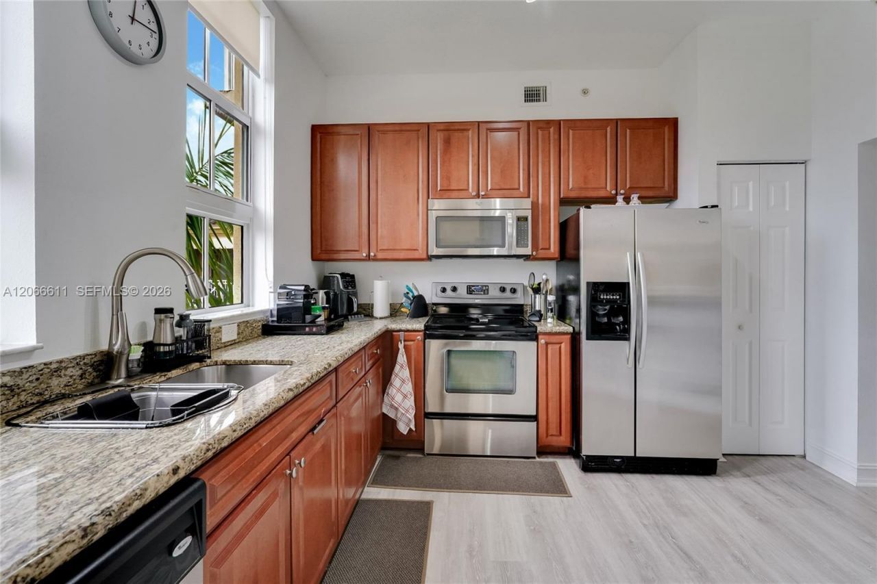 3001 NE 185th St , Unit 612, Aventura, FL 33180 Photo