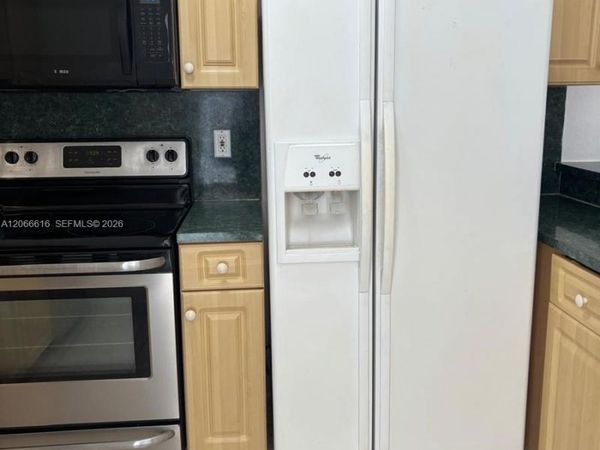 2953 W 80th St , Unit 204, Hialeah, FL 33018