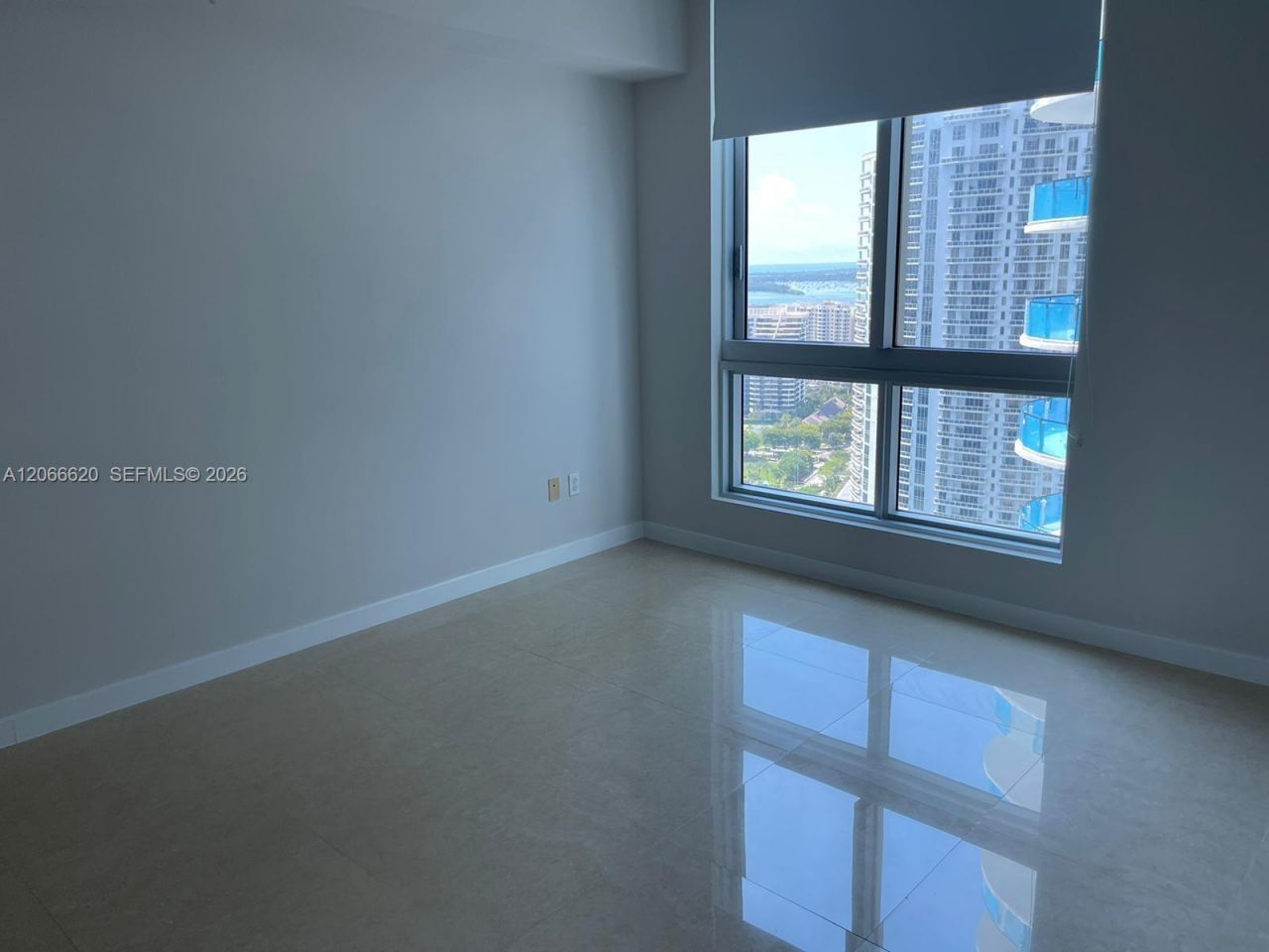 300 S Biscayne Blvd, Unit T-2804, Miami, FL 33131 Photo