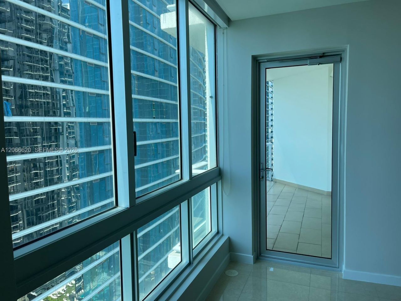 300 S Biscayne Blvd, Unit T-2804, Miami, FL 33131 Photo