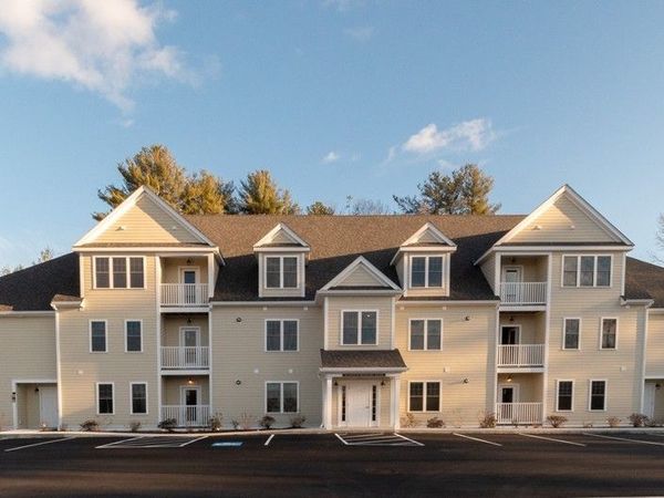 80 North Meadows Road, Unit 102, Medfield, MA 02052