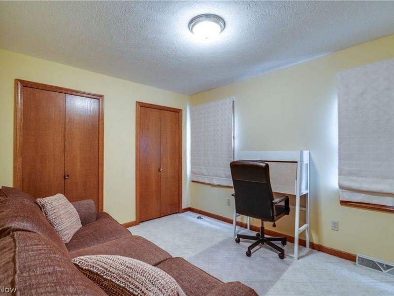332 W Heatherwood Drive, Barberton, OH 44203 Photo 16