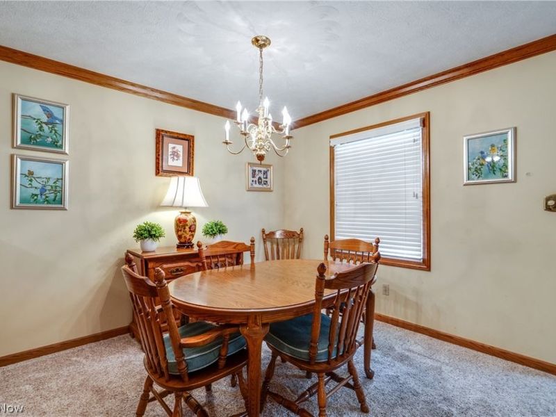 332 W Heatherwood Drive, Barberton, OH 44203 Photo 9