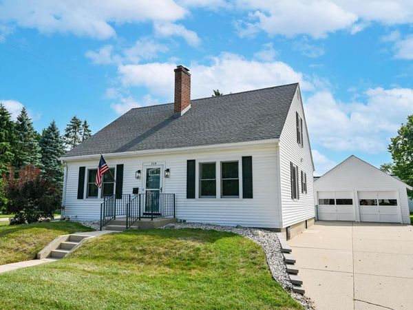 329 N Broad STREET, Elkhorn, WI 53121
