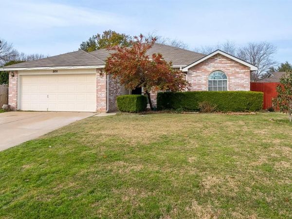 2414 Coventry Court, Grand Prairie, TX 75052