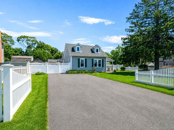 89 Avery Avenue, Patchogue, NY 11772