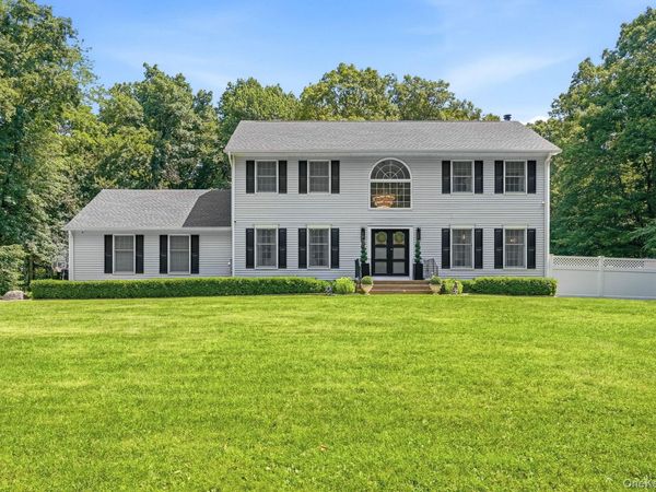 2 Tommys Lane, South Salem, NY 10590