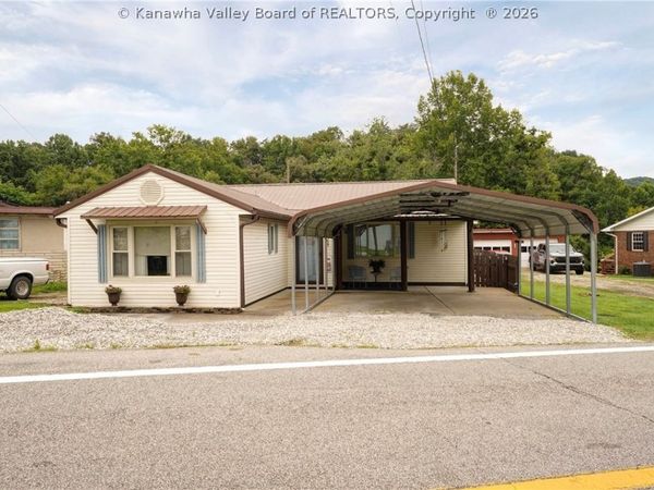 1530 Strawberry Road, St Albans, WV 25177