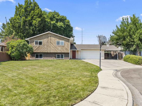 8920 W Donnybrook Dr, Boise, ID 83709