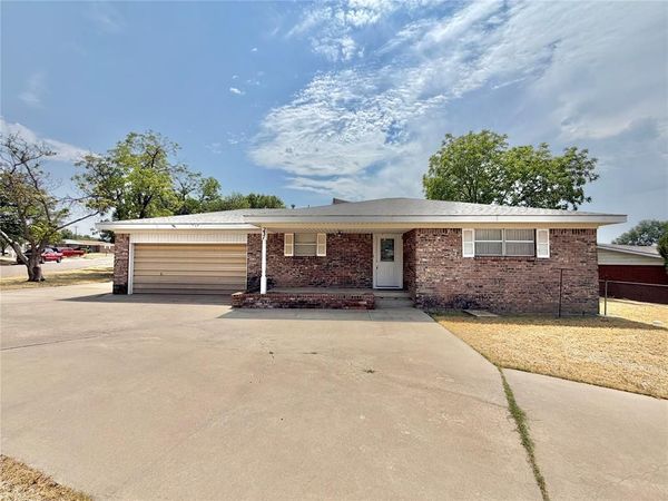 231 Circle Drive, Guymon, OK 73942