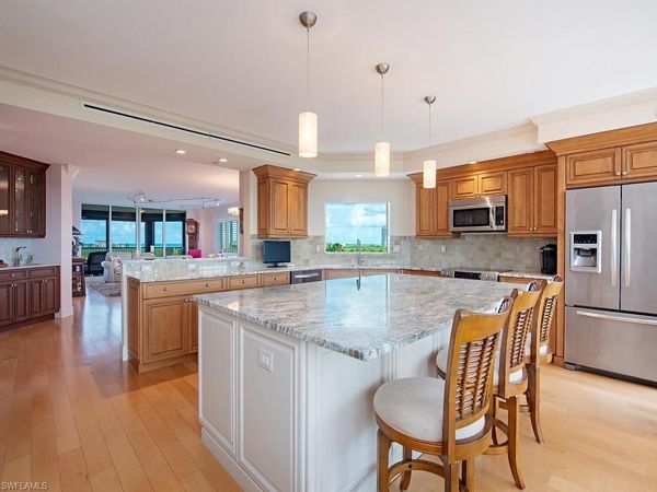 7425 Pelican Bay BLVD, Unit 506, NAPLES, FL 34108