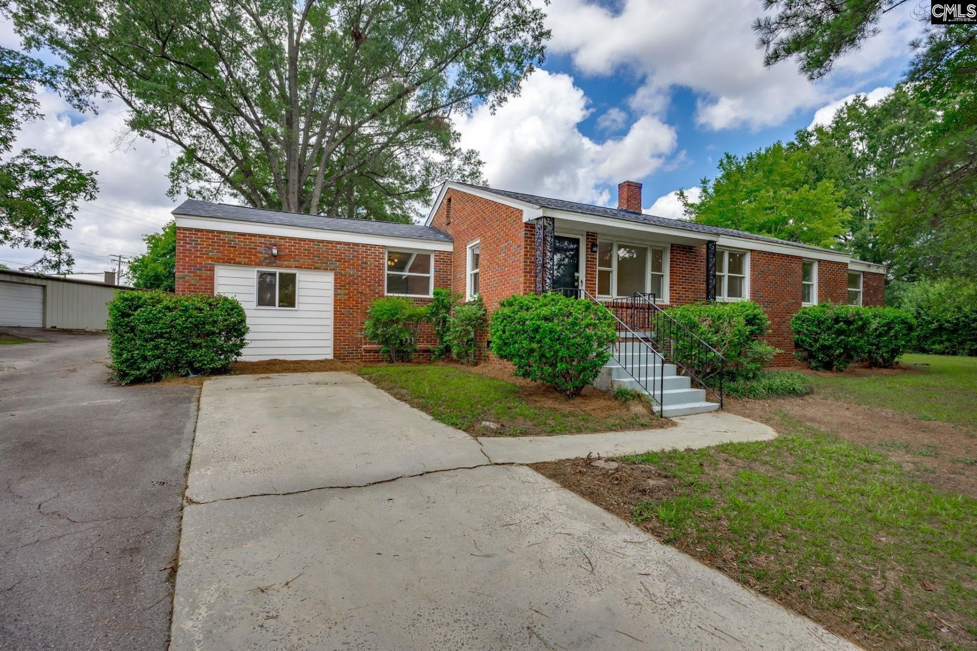 2012 Elm Abode Terrace  Photo 5