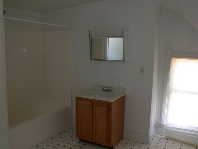 1177 E 60 Street, Cleveland, OH 44103 Photo 19