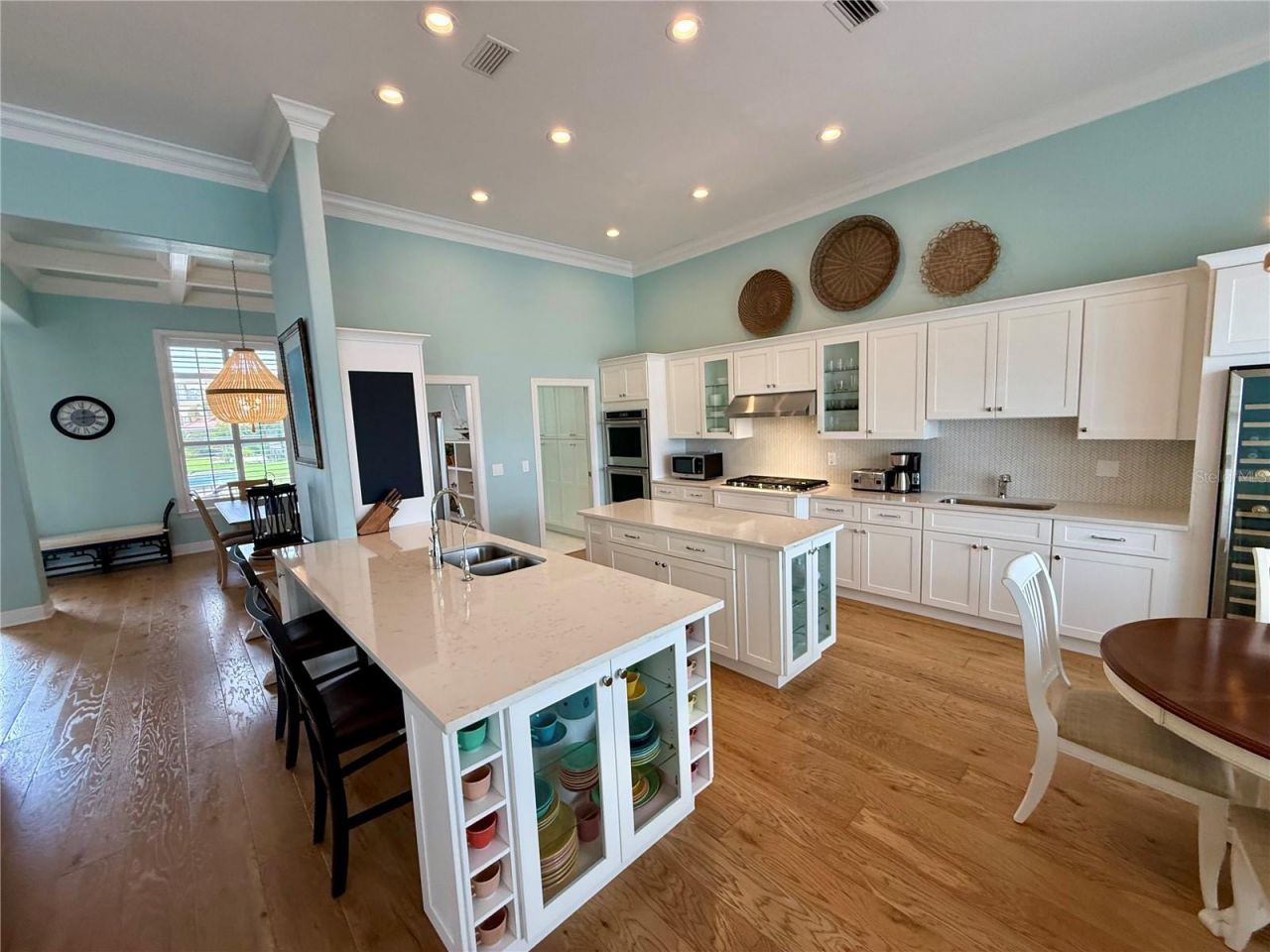 2216 Donato Drive, Belleair Beach, FL 33786 Photo