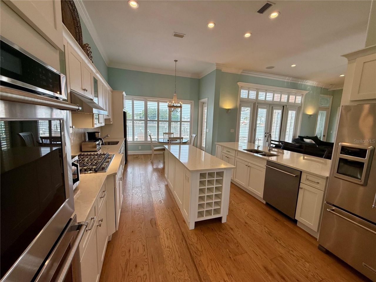 2216 Donato Drive, Belleair Beach, FL 33786 Photo